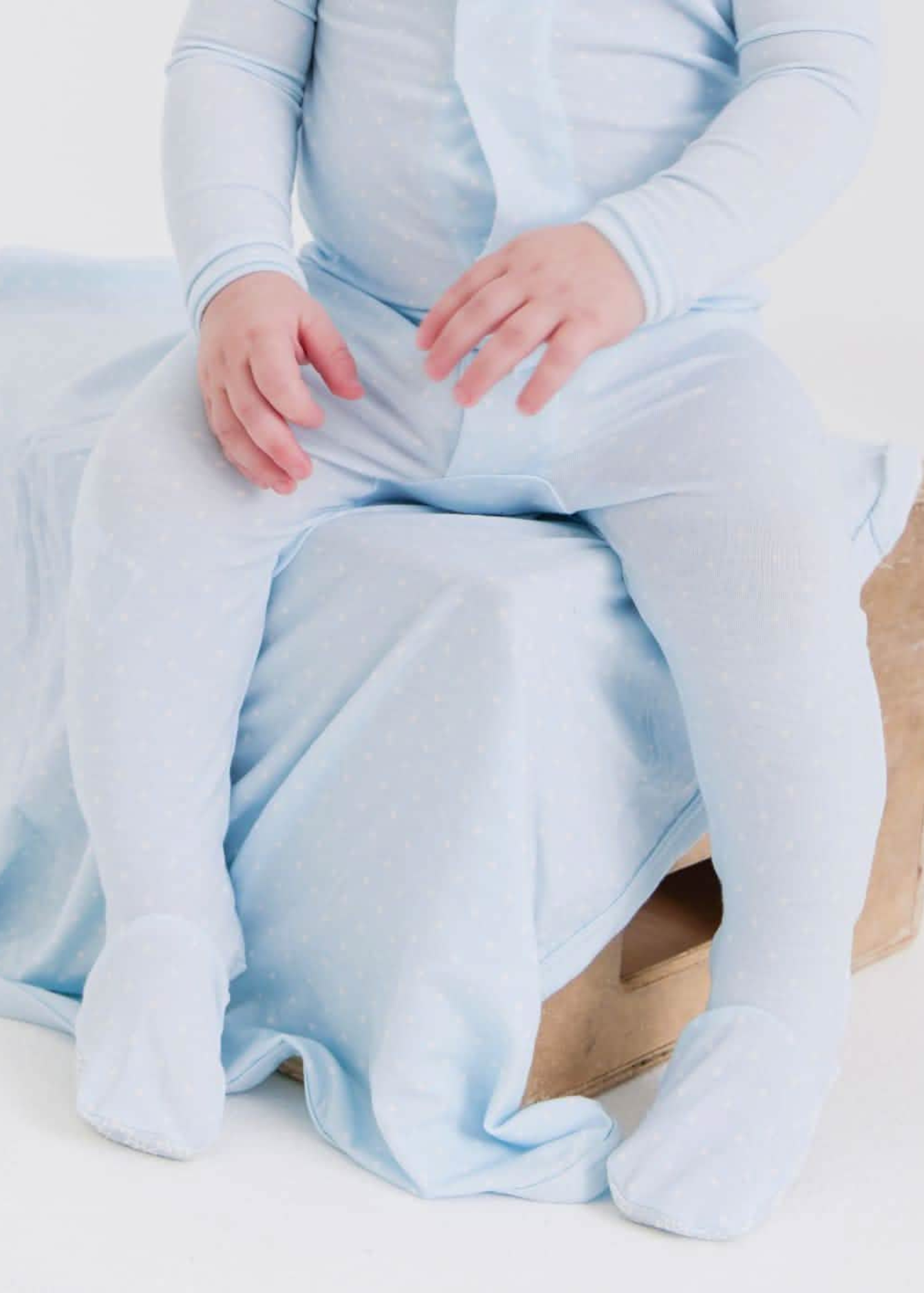 Pin Dot Blue Modal Magnetic Footie